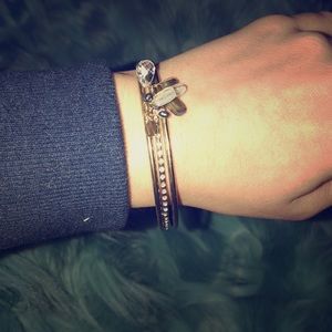 Three piece bangles in gold